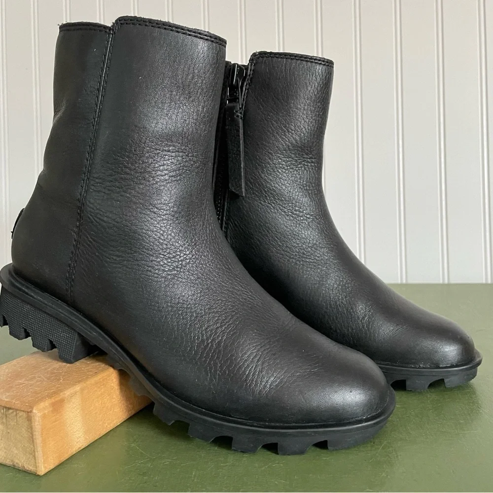 Sorel PHOENIX Waterproof Boots in Black Leather